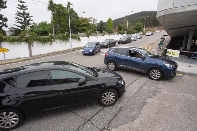 Pruebas de COVID-19 desde el coche en las inmediaciones de Burela, Lugo, Galicia (España), a 6 de julio de 2020. Burela es uno de los municipios de la comarca de A Mariña, donde ya son 119 los casos activos del brote de COVID-19 detectado desde el pasad