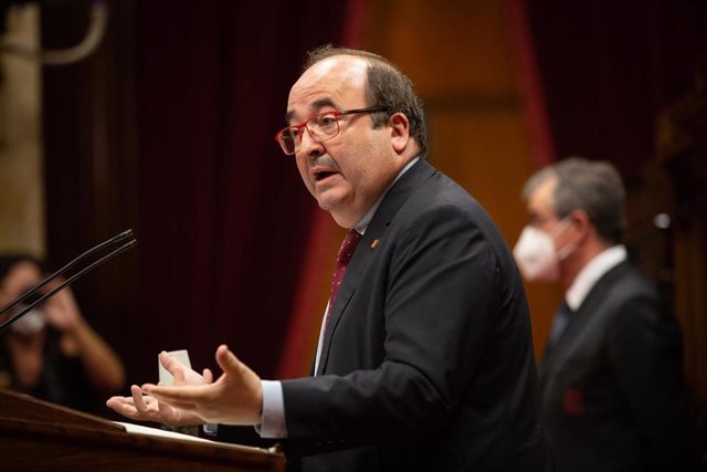 El primer secretario del PSC, Miquel Iceta, interviene durante una sesión plenaria, en el Parlament. En Barcelona, Catalunya (España), a 1 de julio de 2020.