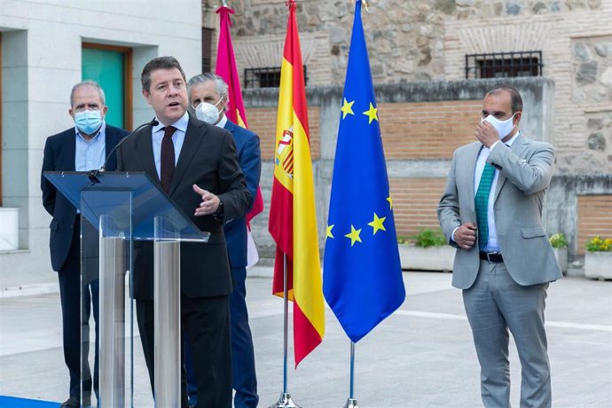 El presidente de C-LM, Emiliano García-Page, presenta un proyecto de 5G en Toledo.