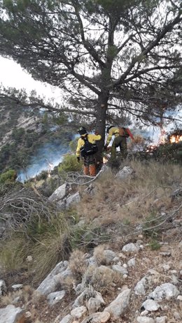 Jaén.- Incendios.- Los medios aéreos trabajan a contrarreloj contra el incendio de Quesada, que avanza hacia Huesa