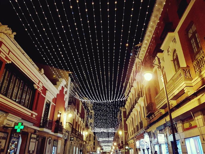 Iluminación navideña en el centro de León.