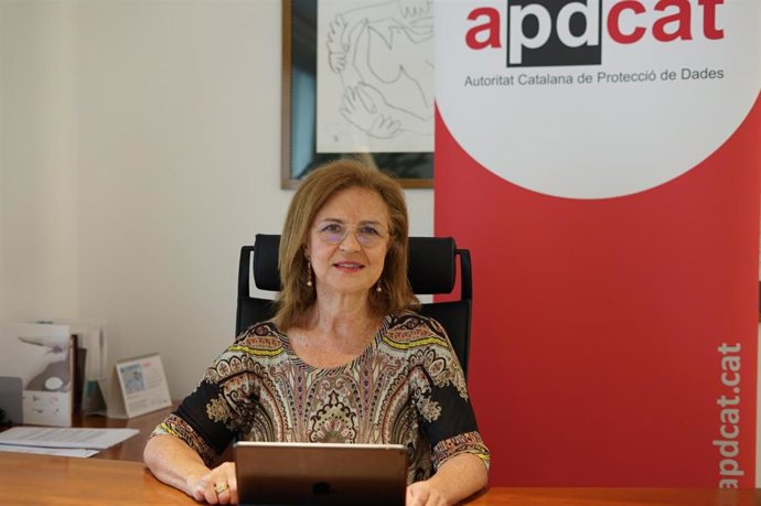 M. ngels Barbar, directora de la Autoritat Catalana de Protecció de Dades (APDCAT), entidad independiente que vela por garantizar, en el ámbito de las competencias de la Generalitat, los derechos a la protección de datos personales de los ciudadanos.