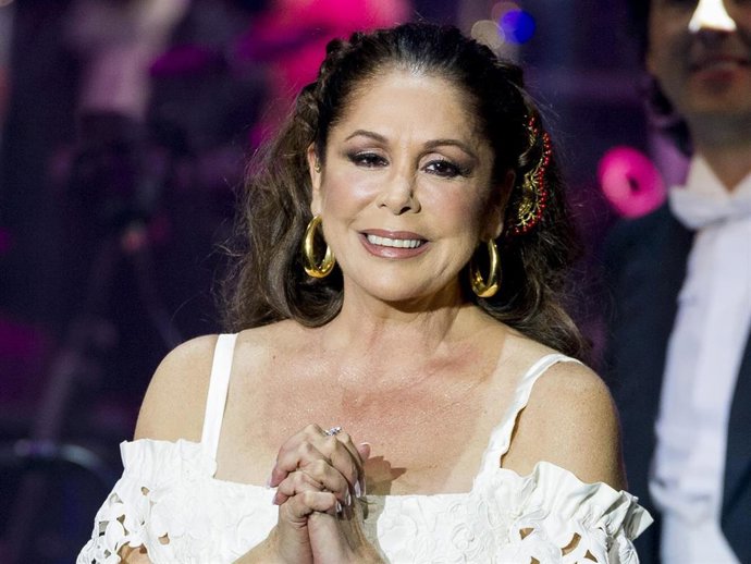 Isabel Pantoja performs during the launching of her new album 'Hasta Que Se Apague El Sol', composed by the mexican song writer Juan Gabriel, who died last August, at Teatro Real carlos III on November 10, 2016 in Aranjuez, Spain.