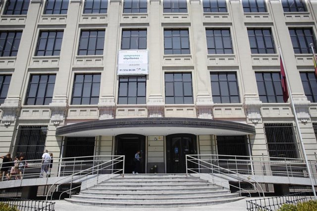 Fachada de la Empresa Municipal de la Vivienda y Suelo de Madrid (EMVS).