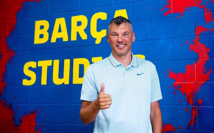 El nuevo entrenador del Bara de baloncesto, Sarunas Jasikevicius, en Bara Studios para una entrevista