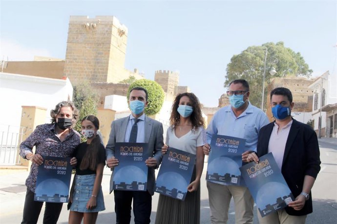 El bailaor alcalareño Javier Barón, el delegado provincial de Turismo, Javier Millán, la delegada municipal de Turismo, Rosa Carro, el delegado municipal de Cultura, Enrique Pavón, y el director del Instituto de la Juventud, David Morales.