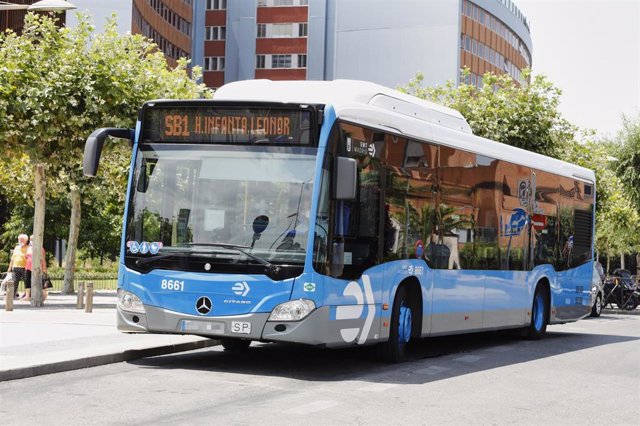 'EMT Smart Bus Madrid' nuevo autobús a demanda que ha lanzado hoy la EMT, sale del hospital 12 de Octubre, en Madrid (España), a 9 de julio de 2020. 