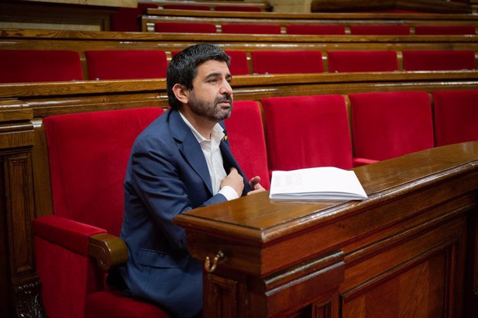 El conseller de Treball, Afers Socials i Famílies, Chakir el Homrani, al Parlament durant el ple sobre la gestió de les residncies durant la pandmia de la covid-19. Barcelona, Catalunya (Espanya), 7 de juliol del 2020.