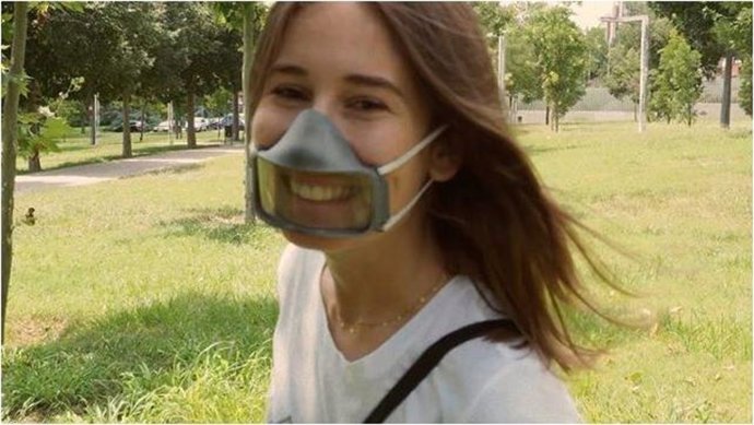 La mascarilla Maskin permite establecer un contacto más personal entre las personas, por ejemplo si tienen problemas auditivos y precisan leer los labios para comunicarse.