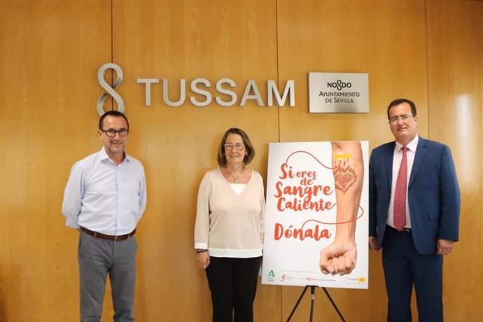 Firma del convenio entre el Centro de Transfusión Tejidos y Células de Sevilla y Tussam