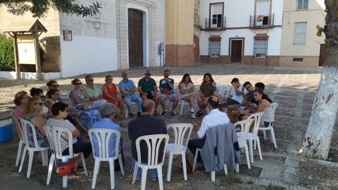 Imagen de Café con Ciencia en el municipio sevillano de La Campana, en el verano de 2019.
