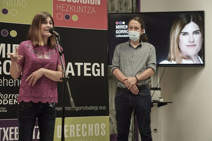 La candidata a lehendakari de Elkarrekin Podemos-IU, Miren Gorrotxategi, interviene en un acto de campaña en la sede de Podemos Euskadi (Goienkalea Kalea, 13), Durango, Vizcaya, Bilbao, (País Vasco), a 10 de julio de 2020.