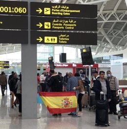 Coronavirus.- Unos 10.223 españoles fueron repatriados en 53 vuelos durante el e
