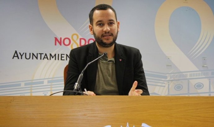 El concejal de Adelante Sevilla Daniel González Rojas