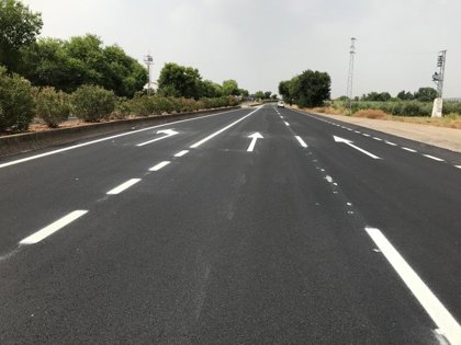 Fomento Invierte 42 471 Euros En La Mejora Del Firme En La A 431 Y En La Pintura En La Ronda Oeste En Cordoba