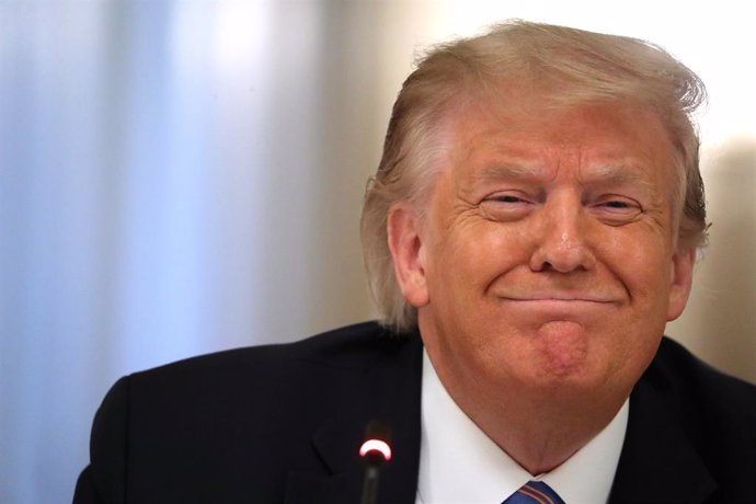 EEUU.- Trump asegura que el muro ha evitado una "inundación" de coronavirus proc