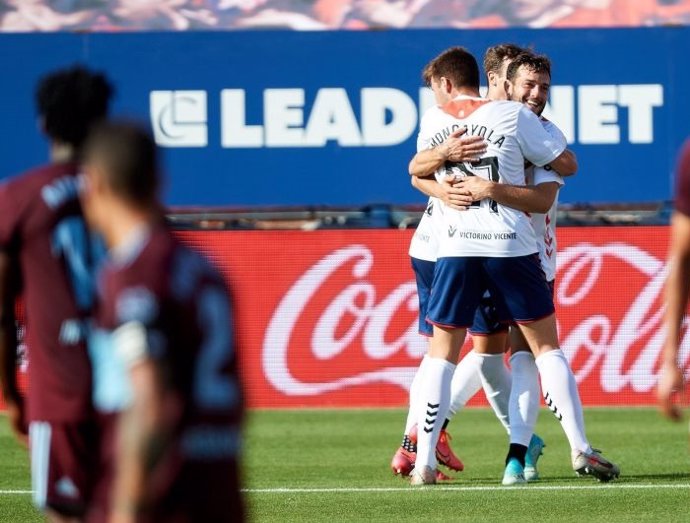 José Arnaiz marca para Osasuna el gol de la victoria ante el Celta