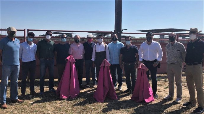 Vox Aragón defiende a las ganaderías de reses bravas y al sector taurino