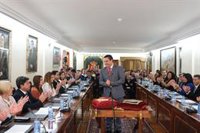 José Julián Mena anuncia que no renunciará a la Alcaldía de Arona