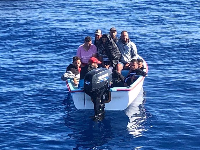 Imagen de una patera llegada a las costas españolas