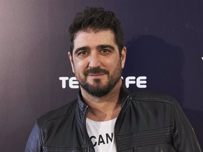 Spanish singer Antonio Orozco attends the "Cadena Dial" 2015 awards press room at the Recinto Ferial on March 3, 2016 in Tenerife, Spain.
