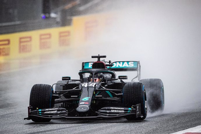 AV.- Fórmula 1/GP Estiria.- Hamilton encabeza el doblete de Mercedes en Red Bull