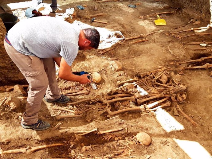 Exhumación en el cementerio de Jimena para localizar restos óseos de víctimas del franquismo