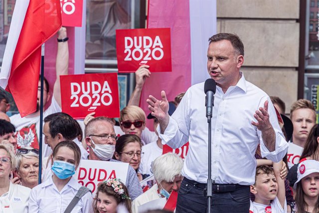 Polonia.- Duda logra la reelección como presidente de Polonia con un 50,4 por ci