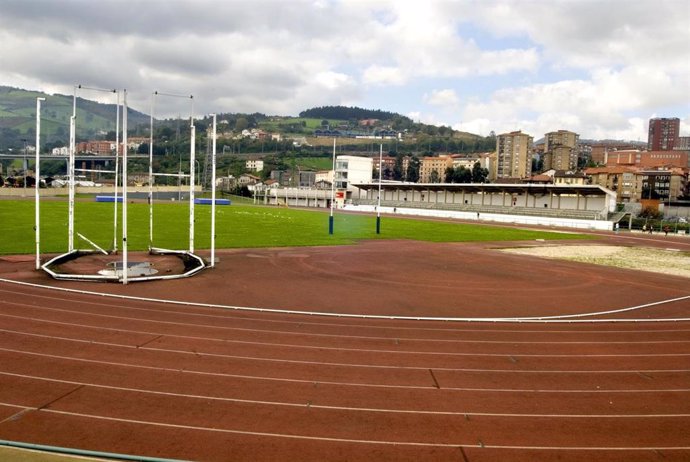 Pista de atletismo del polideportivo de Zorrotza, en Bilbao.