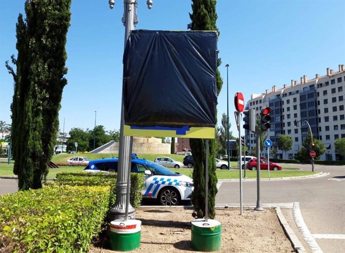Panel informativo del corte de tráfico en el paseo de Zorrilla.
