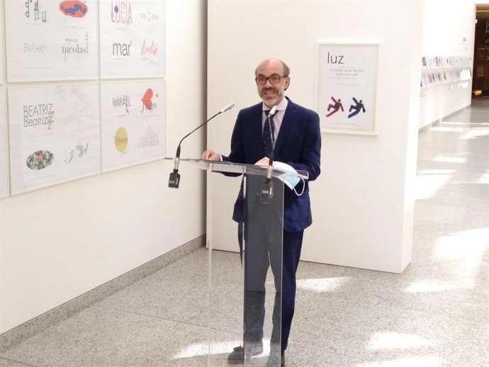 Ortega en la inauguración de las dos exposiciones con motivo del X Aniversario del MEH.