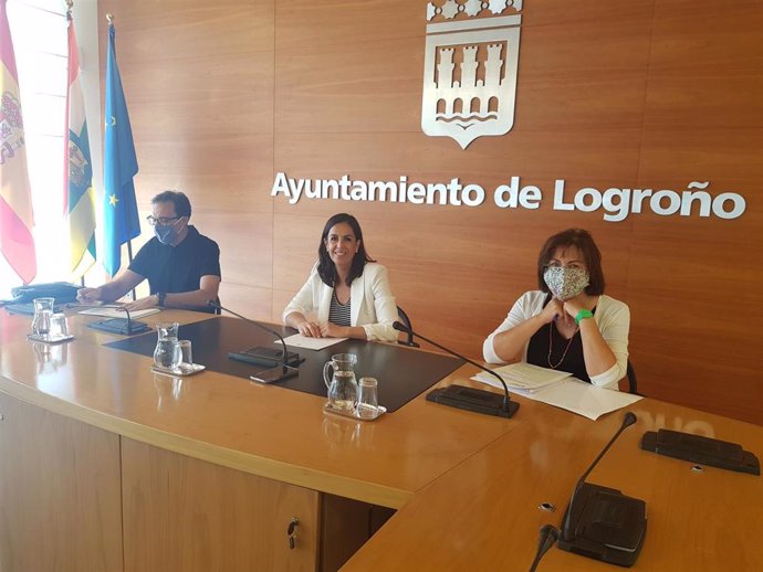 El Ayuntamiento y la Cátedra de Comercio de la UR trabajan en un nuevo Plan Estratégico del Comercio de Logroño y en protocolos de calidad para una mejora en la atención personal y del servicio para hacer frente a la Covid-19.