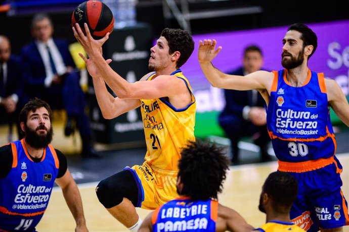 El alero Oriol Paulí en un partido del Herbalife Gran Canaria contra Valencia Basket