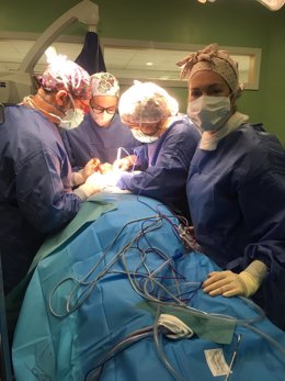 Intervención quirúrgica en el Hospital de Puerto Real