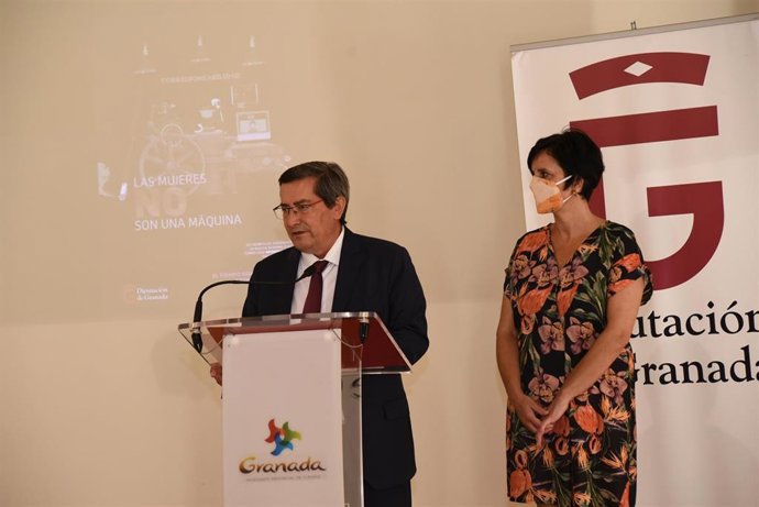 Presentación de la campaña bajo el lema 'Las mujeres no son una máquina'