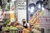 Apostar por dietas saludables y sostenibles reduciría drásticamente los "costos ocultos" de la alimentación