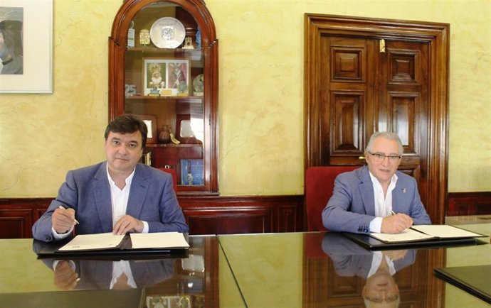 Acuerdo entre el Ayuntamiento de Huelva y el Real Club de Tenis. 