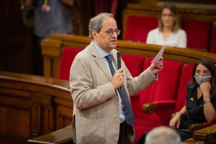 El presidente de la Generalitat, Quim Torra, interviene en el Parlament catalán durante la segunda sesión plenaria monográfica sobre la gestión de las residencias para personas mayores y para personas con discapacidad durante la pandemia del COVID-19, e