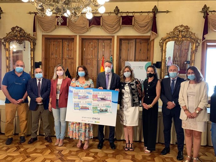 Las ayudas de la Junta por parada temporal de la flota de arrastre y cerco se po