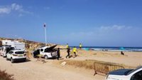 Denunciados ocho bañistas en Níjar (Almería) por no respetar la bandera roja en las playas