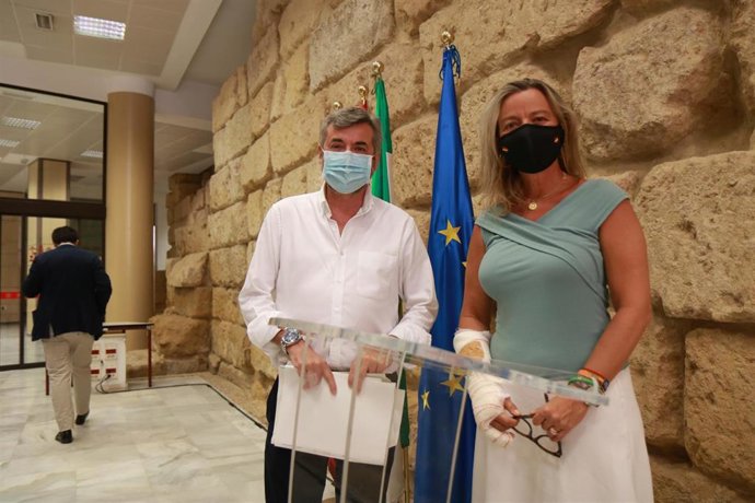 Torrico y Albás en la rueda de prensa.