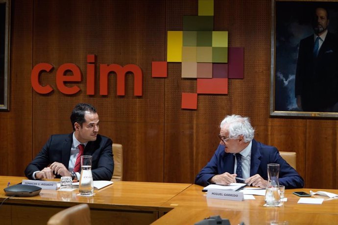 El vicepresidente de la Comunidad de Madrid, Ignacio Aguado, junto al presidente de CEIM, Miguel Garrido.