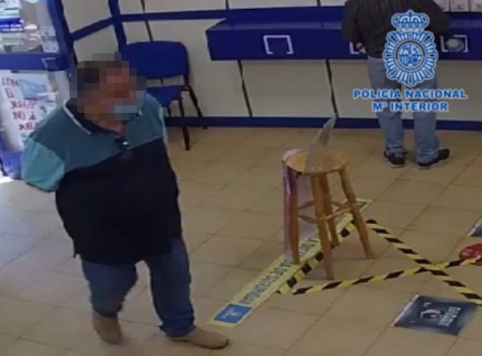 La Policía Nacional detiene a un estafador que planeaba un golpe de más de 200.000 euros en Administraciones de Lotería de Talavera