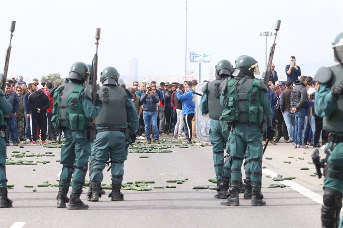 Almería.- Las protestas de los agricultores que cortaron la A-7 en febrero se sa