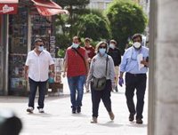 La orden que obligará a usar mascarilla en Cantabria impondrá sanciones "duras"