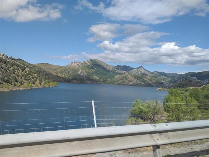 Embalse de Barrios de Luna.