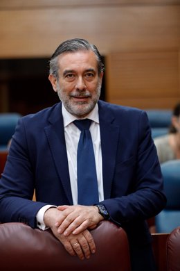 El consejero de Interior de la Comunidad de Madrid, Enrique López, durante la sesión plenaria en la que se debaten los planes de la Comunidad de Madrid ante el fin del estado de alarma, en Madrid, (España), a 18 de junio de 2020.