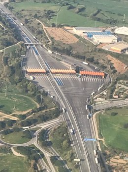 Situación del tráfico en el peaje de La Roca del Valls (Barcelona) el jueves 9 de abril de 2020
