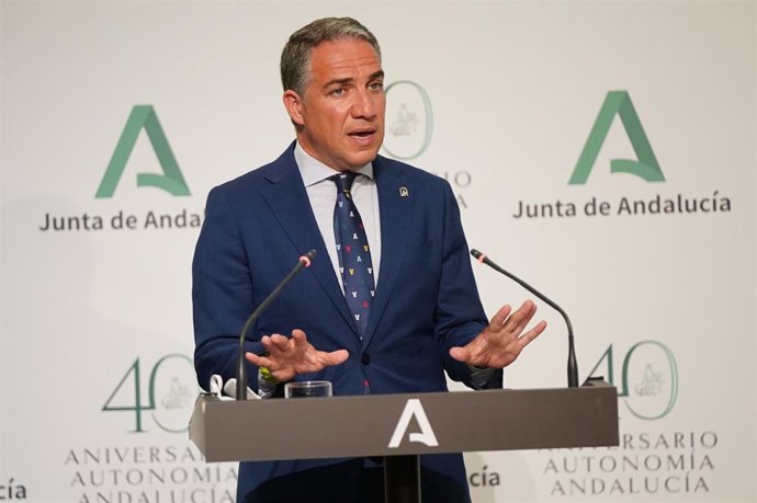 El consejero de la Presidencia, Administración Pública e Interior y portavoz del Gobierno andaluz, Elías Bendodo, en rueda de prensa.