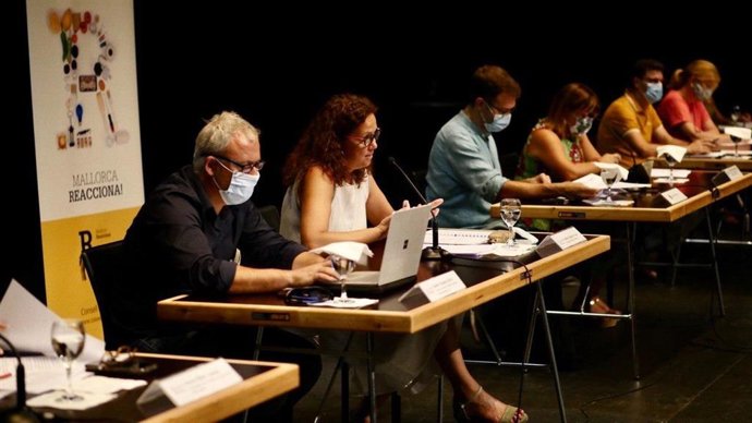La presidenta del Consell, Catalina Cladera, en la tercera Asamblea de Alcaldes de Mallorca